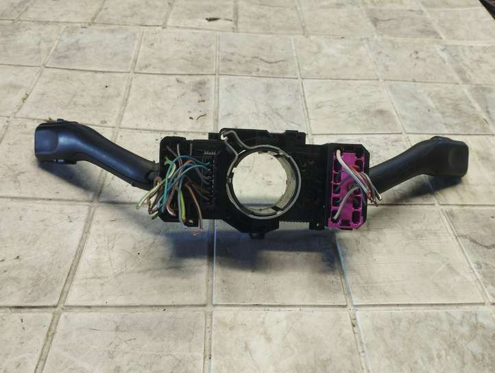 Skoda Fabia Mk1 (6Y) (1999 - 2007)  8L0853513G Комплект ручек