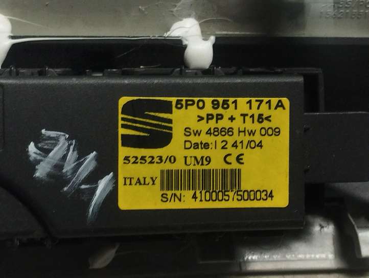 Seat Altea (2004 - 2009)  5P0877829C Другая деталь салона