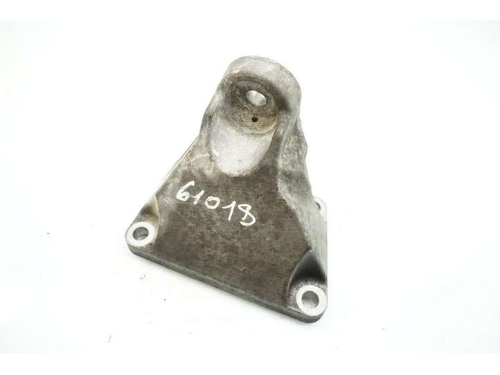 Lexus GS 300 350 430 450h (2004 - 2007)   Кронштейн