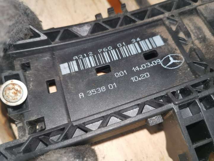 Mercedes-Benz E W212 (2009 - 2016)  A2127600134 Кронштейн
