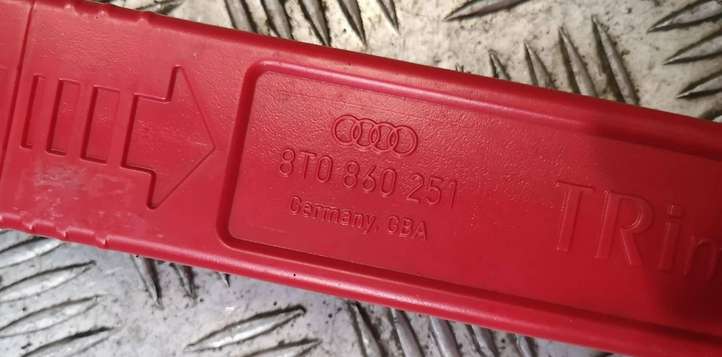 Audi A4 (2011 - 2015)   Аварийный знак