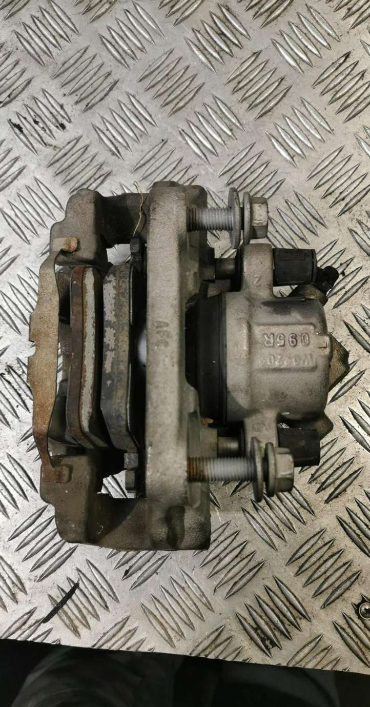 BMW 3 F30 F35 F31 (2012 - 2018)   Передний суппорт