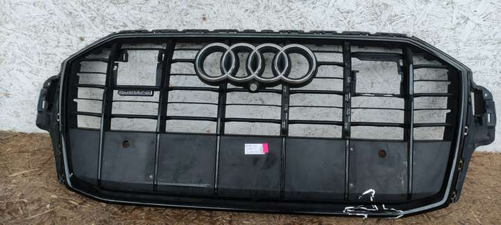 Audi Q7 4M (2015 - )  4M0853651 Верхняя решётка