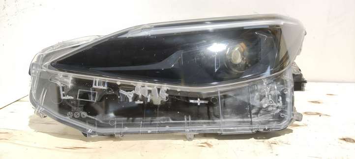 Toyota Yaris Cross (2020 - )  811700DP30 Передняя фара
