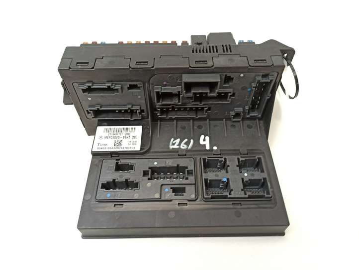 Mercedes-Benz E W211 (2002 - 2009)  2115457701 Блок предохранителей