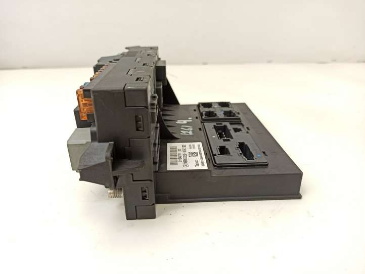Mercedes-Benz E W211 (2002 - 2009)  2115457701 Блок предохранителей