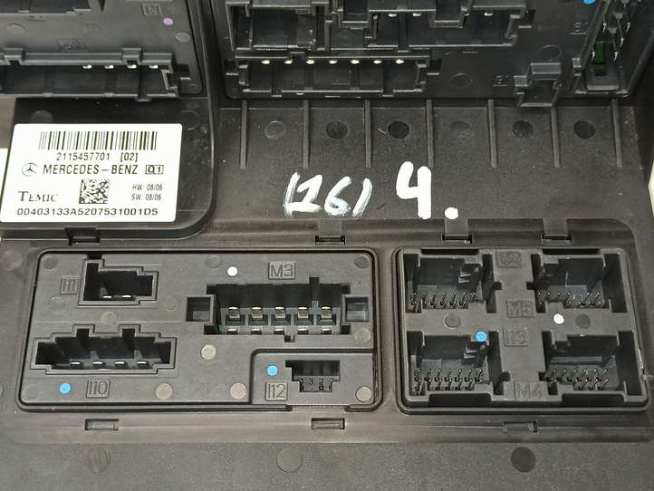 Mercedes-Benz E W211 (2002 - 2009)  2115457701 Блок предохранителей