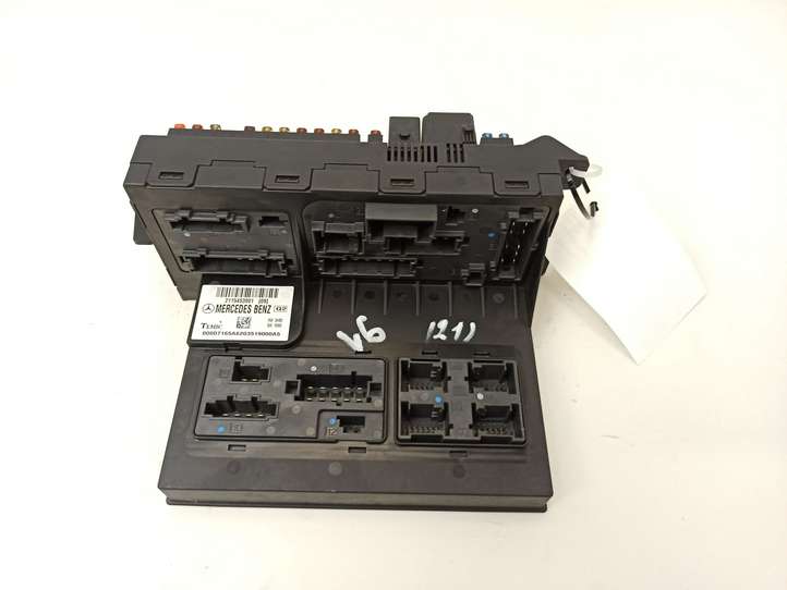 Mercedes-Benz E W211 (2002 - 2009)  2115453901 Блок предохранителей
