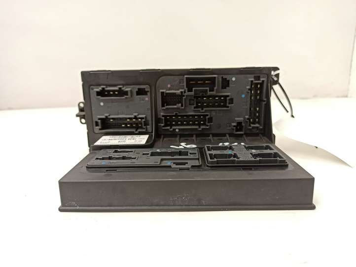 Mercedes-Benz E W211 (2002 - 2009)  2115453901 Блок предохранителей