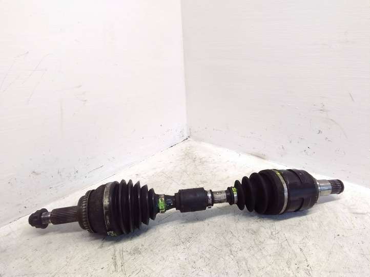 Toyota Corolla Verso AR10 (2004 - 2009)  EUJ104BP18 Передняя полуось