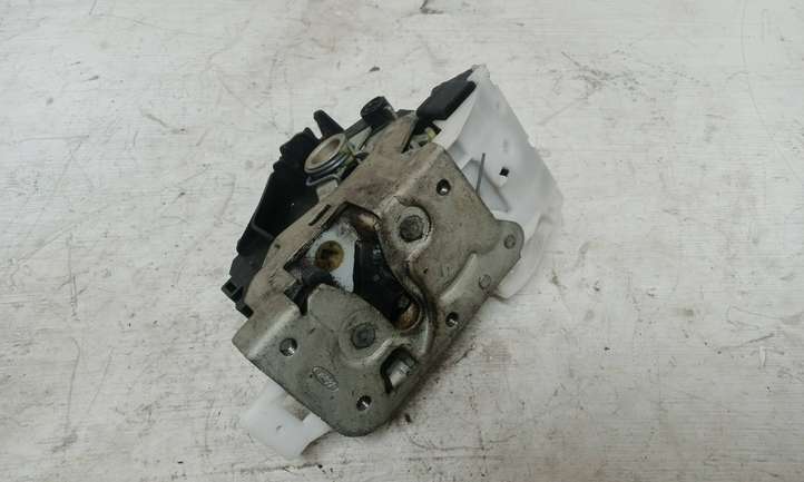Ford Mondeo Mk III (2000 - 2007)  2S4AA26413EB Замок задней двери