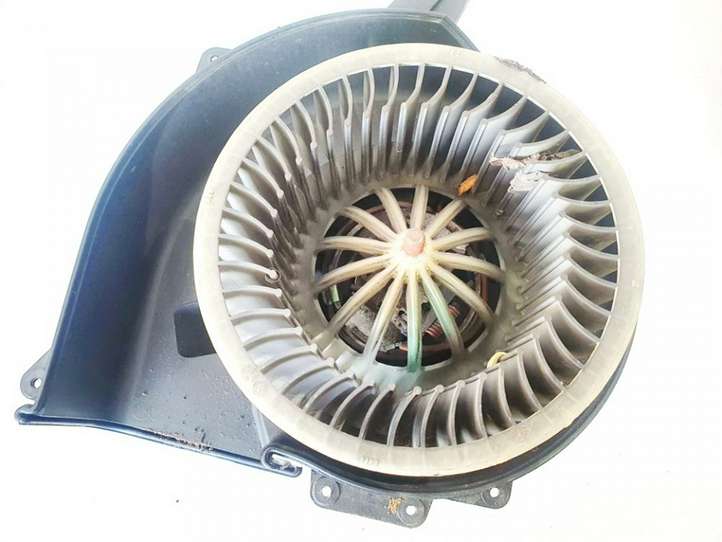 Skoda Fabia Mk1 (6Y) (1999 - 2007)  6q1820015c Вентилятор печки