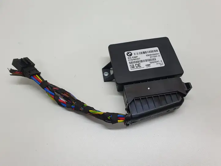 BMW 5 F10 F11 (2009 - 2016)  32620247 Модуль управления ручным тормозом