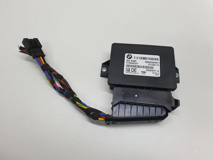 BMW 5 F10 F11 (2009 - 2016)  32620247 Модуль управления ручным тормозом