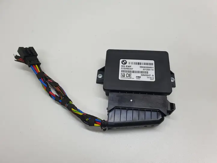 BMW 5 F10 F11 (2009 - 2016)  32620247 Модуль управления ручным тормозом