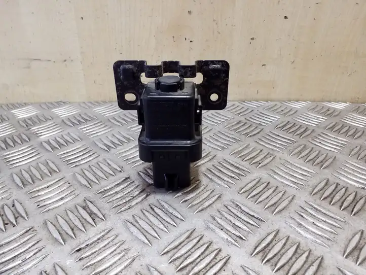 Kia Sorento (2009 - 2014)  368302F000 Реле подогрева свеч