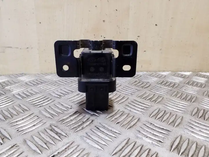 Kia Sorento (2009 - 2014)  368302F000 Реле подогрева свеч