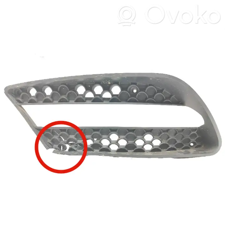 Mercedes-Benz C W204 (2007 - 2014) A2048850053 Решетка противотуманной фары — фото 1