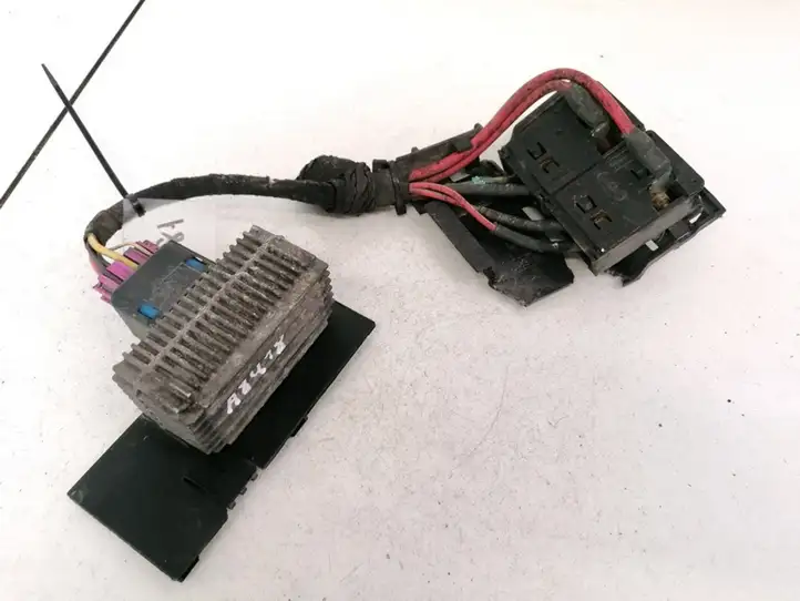 Saab 9-3 Ver2 (2003 - 2007)  55353011 Реле подогрева свеч