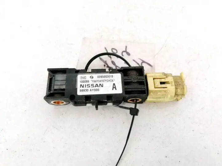 Nissan Primera (2001 - 2008) 98830AY000 Датчик удара SRS — фото 1