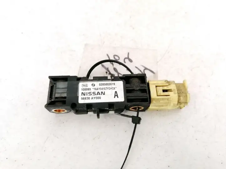 Nissan Primera (2001 - 2008) 98830AY000 Датчик удара SRS — фото 2