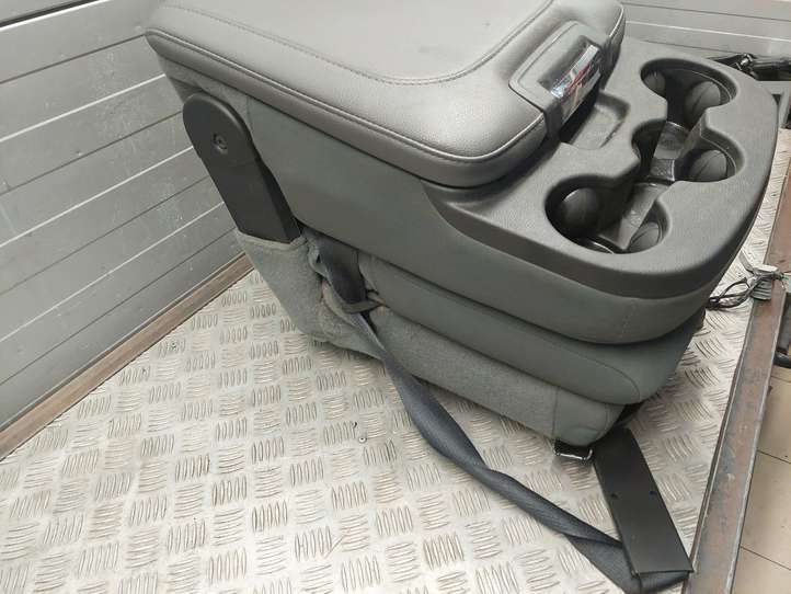Dodge Ram (2008 - )   Подлокотник