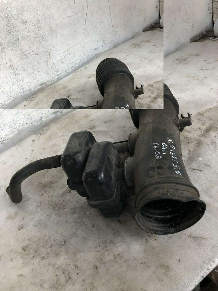 Nissan Quest (2003 - 2009)  165857Y000 Деталь (детали) канала забора воздуха