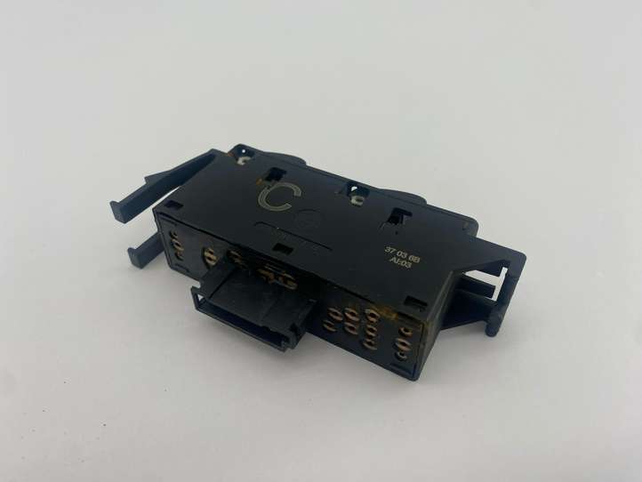BMW 3 E46 (1998 - 2005)  6902178 Кнопка стеклоподъемников