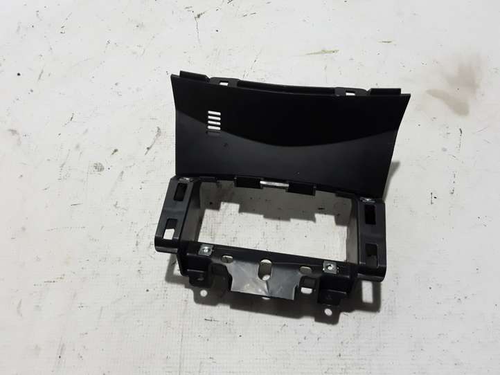 Nissan Qashqai (2013 - 2017)  681044EH0A Другая деталь панели
