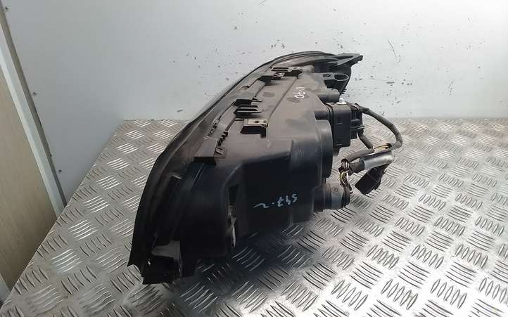 Volvo V70 (2004 - 2007)  30698836 Передняя фара