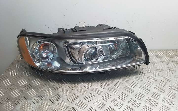 Volvo V70 (2004 - 2007)  31111181 Передняя фара