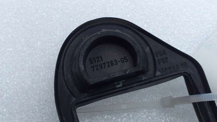 Mini One Cooper F56 F55 (2012 - 2022)  7297263 Уплотнительная резина передней двери (на дверях)