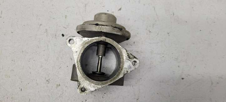 Volkswagen PASSAT B6 (2005 - 2010)  038129637D Клапан EGR