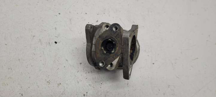Volkswagen PASSAT B6 (2005 - 2010)  038129637D Клапан EGR