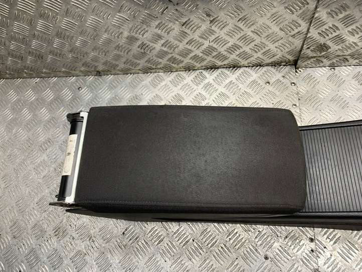 Volkswagen PASSAT B6 (2005 - 2010)  3C0863319S Подлокотник