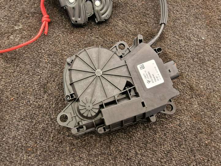 Alfa Romeo Stelvio Type 949 (2017 - )  6701065090 Замок задней крышки