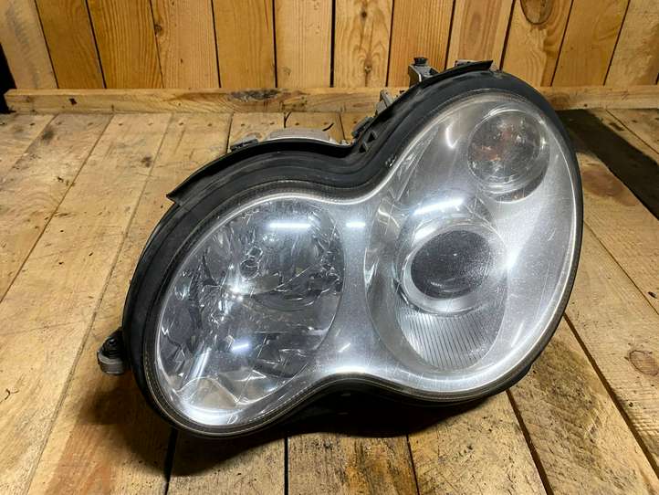 Mercedes-Benz C W203 (2000 - 2007)  a2038203761 Передняя фара