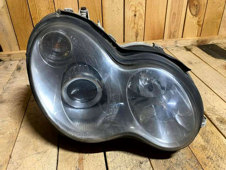 Mercedes-Benz C AMG W203 (2000 - 2007)  4401136r Передняя фара