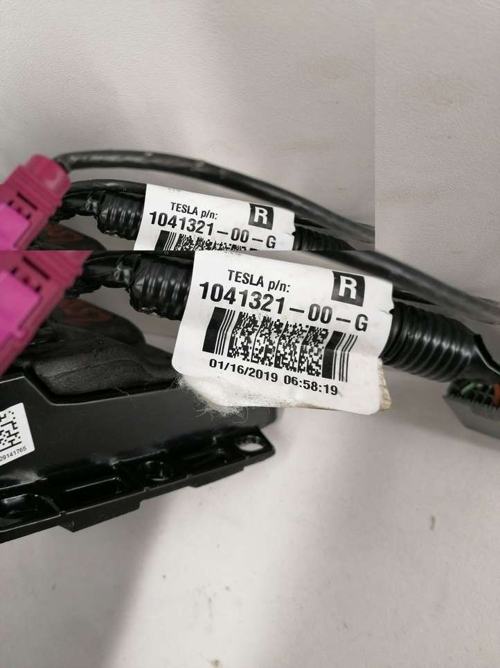 Tesla Model S (2016 - 2021)  104132100G Зеркало боковое с электрическим приводом