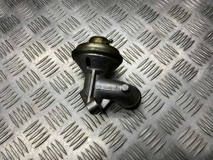 Peugeot 206 (1998 - 2012)  9646335680 Клапан EGR