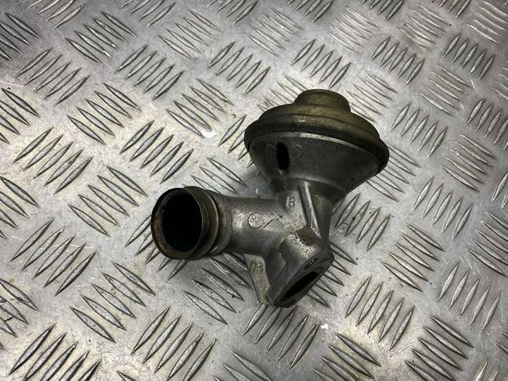 Peugeot 206 (1998 - 2012)  9646335680 Клапан EGR