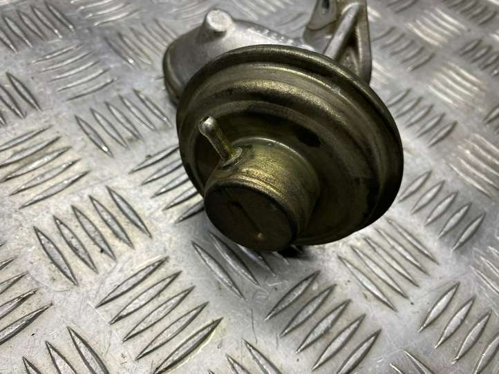 Peugeot 206 (1998 - 2012)  9646335680 Клапан EGR