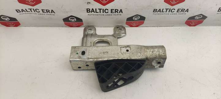BMW 3 F30 F35 F31 (2012 - 2018)  51118051190 Передний aмортизатор бампера