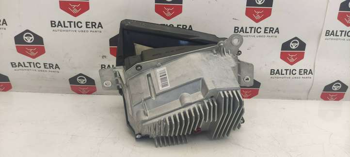 BMW 3 F30 F35 F31 (2012 - 2018)  6820852 Экран дисплея вверх