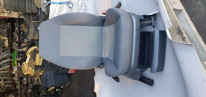 Seat Ibiza III (6L) (2002 - 2008)   Передняя звукоизоляция