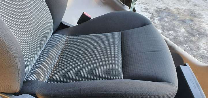 Seat Ibiza III (6L) (2002 - 2008)   Передняя звукоизоляция