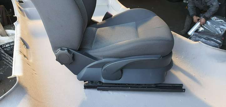 Seat Ibiza III (6L) (2002 - 2008)   Передняя звукоизоляция
