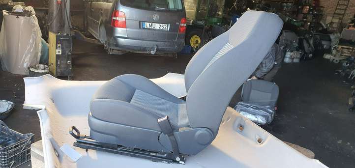 Seat Ibiza III (6L) (2002 - 2008)   Передняя звукоизоляция