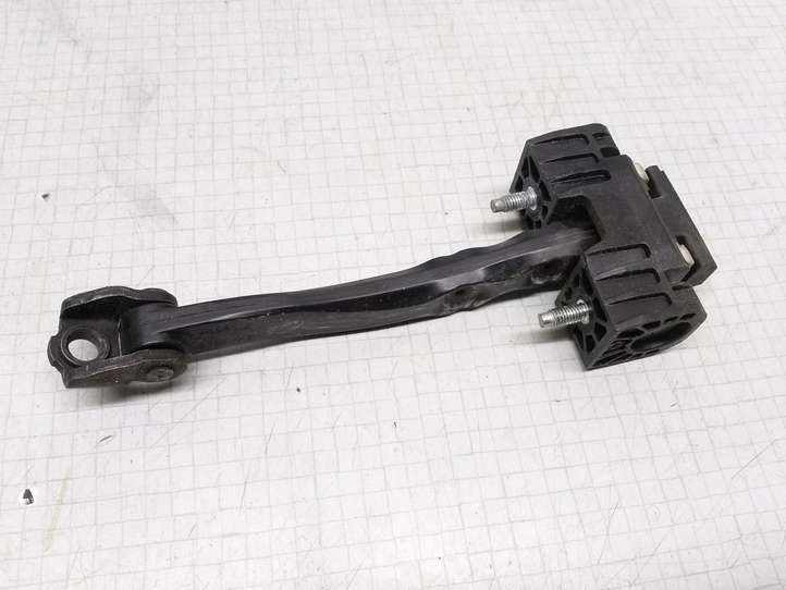 Opel Astra (2004 - 2009)  13107175 Ограничитель открывания передней двери