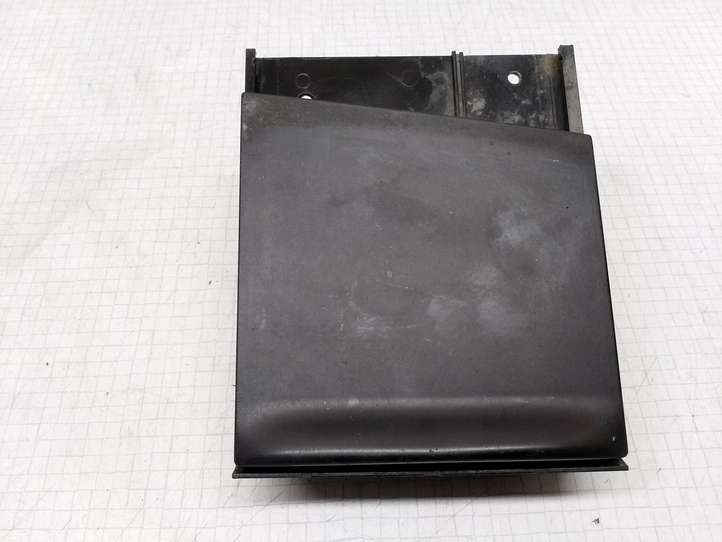 Volkswagen Golf IV (1998 - 2005)  1J0857961G Пепельница
